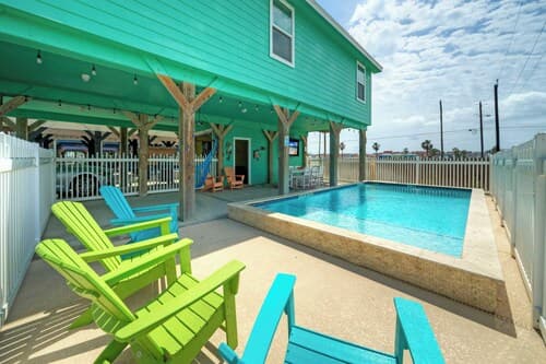 Mins to Beach + Private Pool Golf Cart Zone Game Room Sleeps 12
