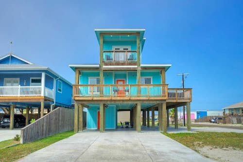 Newly Built, Outdoor Living, View, Boat Parking 50 Shades of Blue by Avantstay