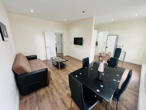 1-bed Apartment in Ealing - 2mins From Station