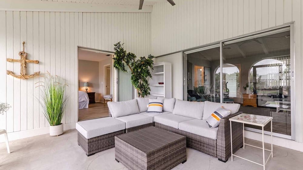 2472 Rosa Lane