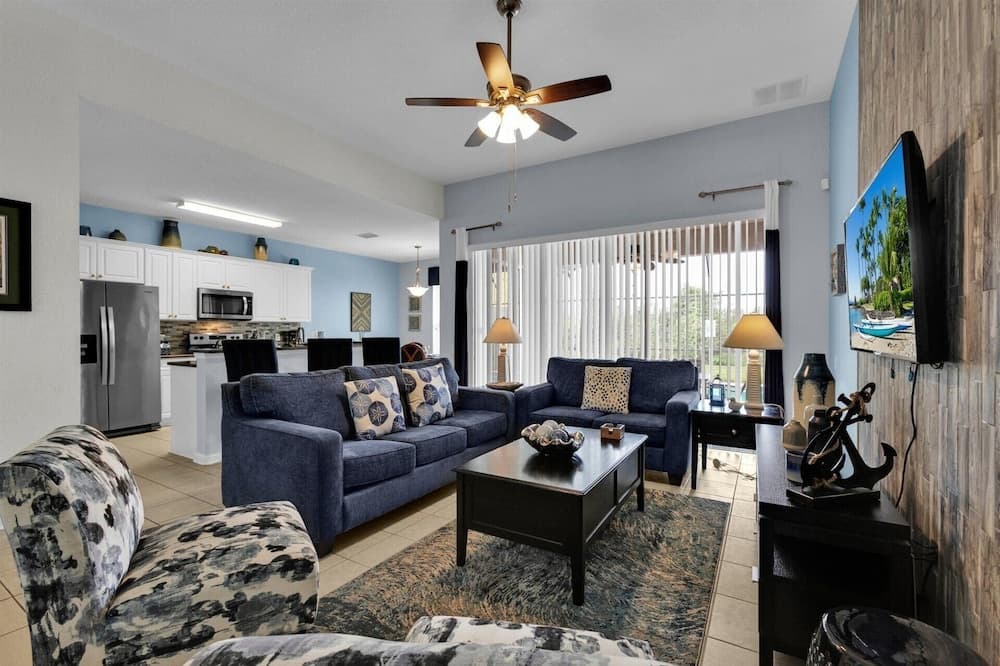 2702 Manesty Lane