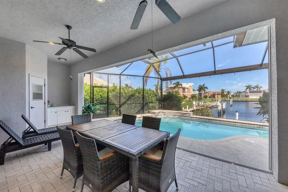 228 Freeport Court
