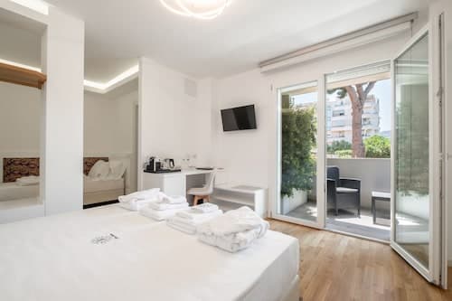 Helios Guesthouse