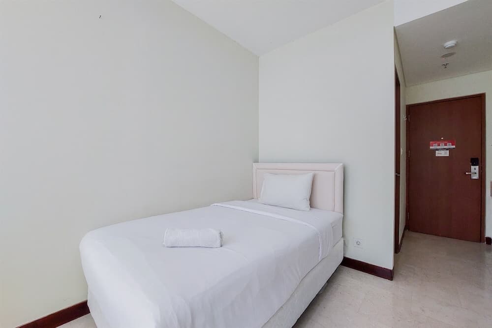 Good Price And Homey Studio Apartment At B Residence