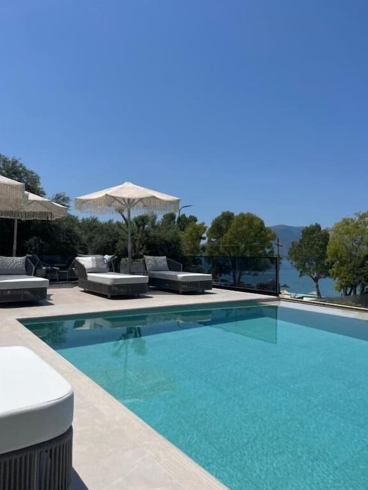 Mazarine Hotel