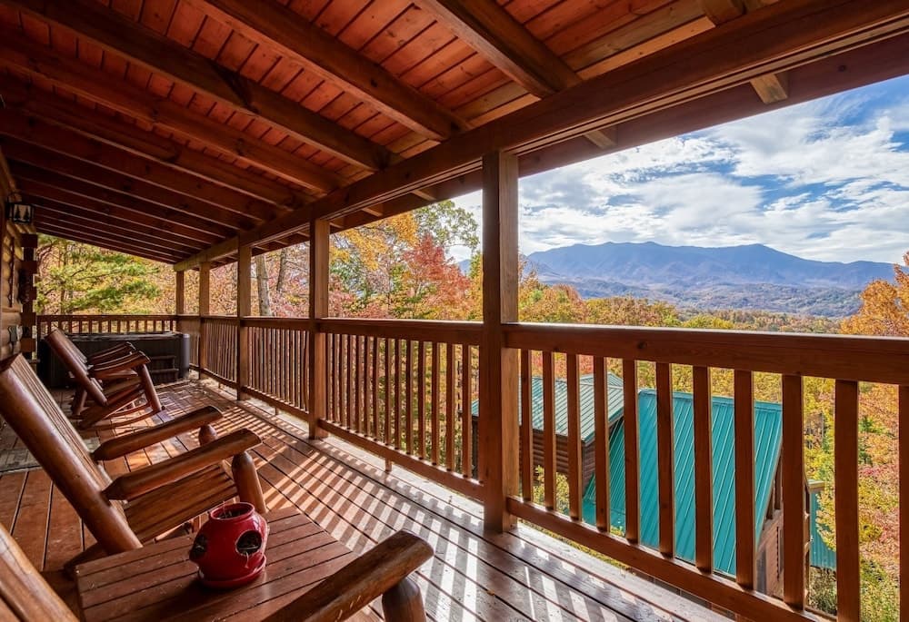 Enchanted View Lodge 3 Bedroom Cabin by RedAwning