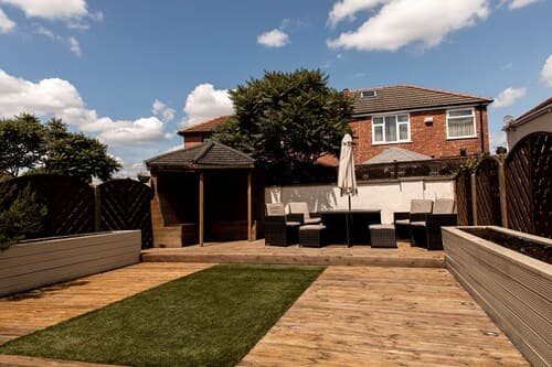 3 Bed House - Sleeps 6 - Garden - Parking - Wifi