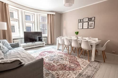 2ndhomes Bright & Spacious 5BR Apartment
