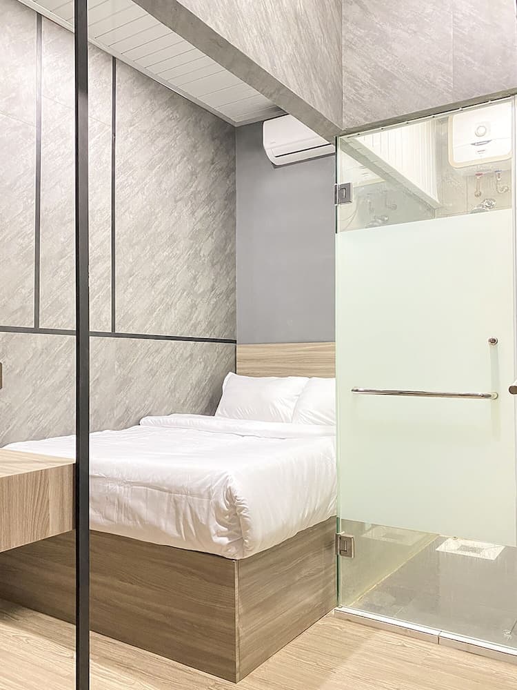 DJURAGAN KAMAR SUHAT