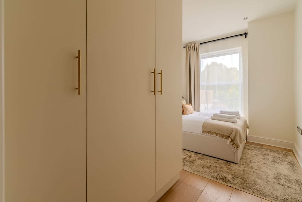 Beautiful 2 Bed, 2 Bath Abode In Dulwich