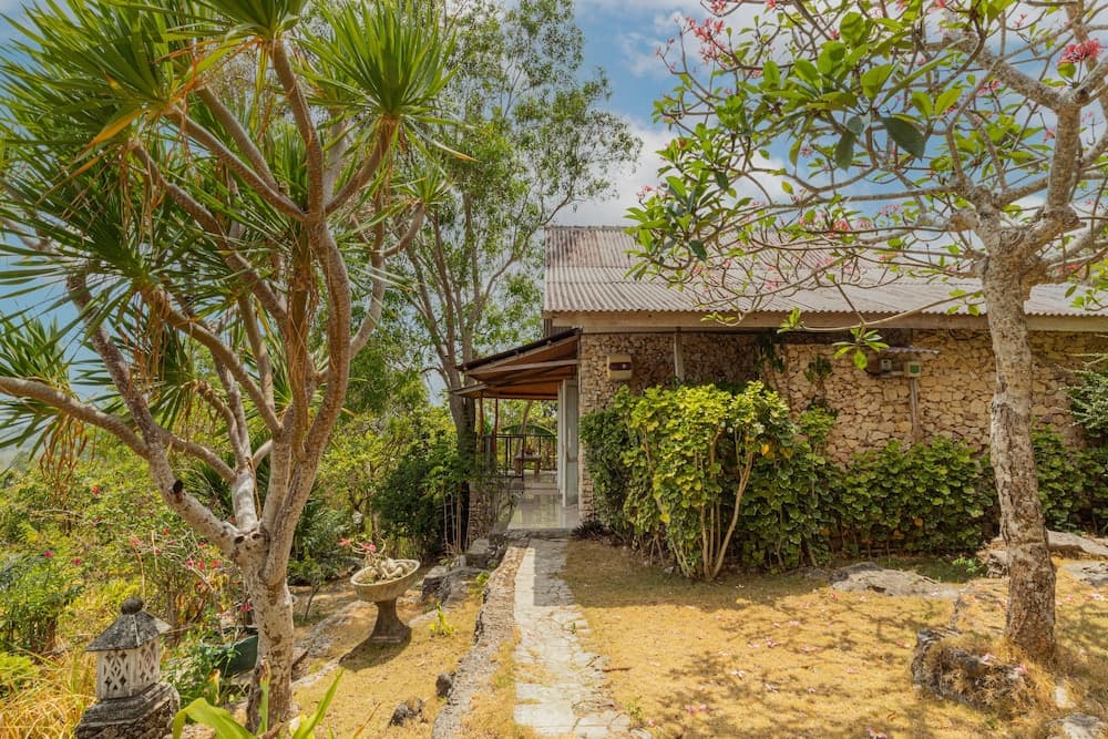 Annaya House