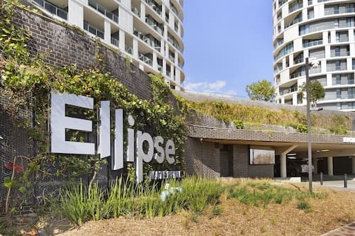 Ellipse Waterfall 3801