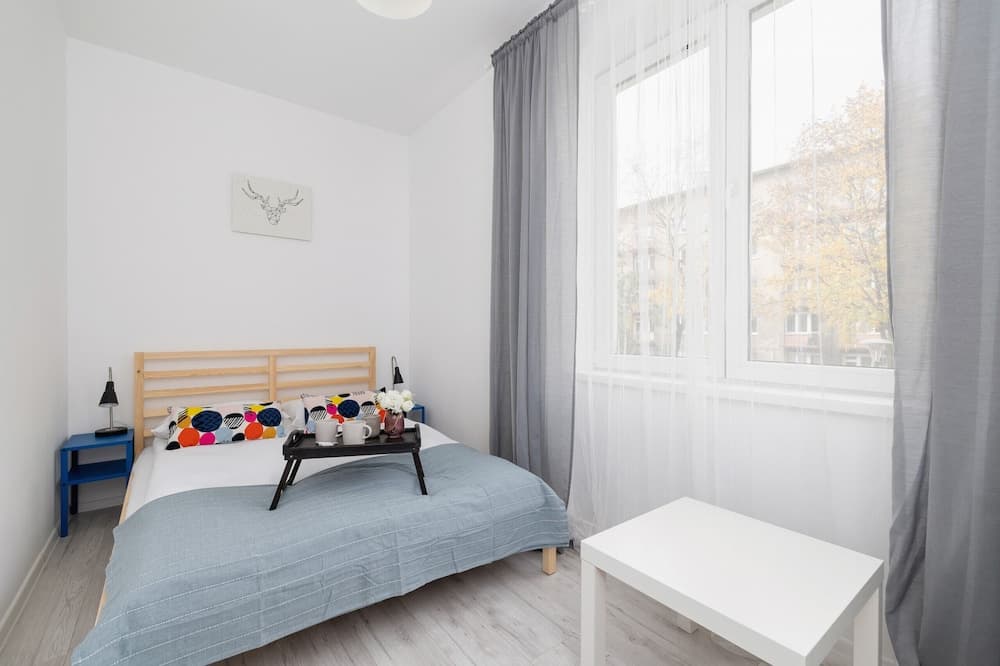 Cozy Apartment Aleja Kijowska by Renters