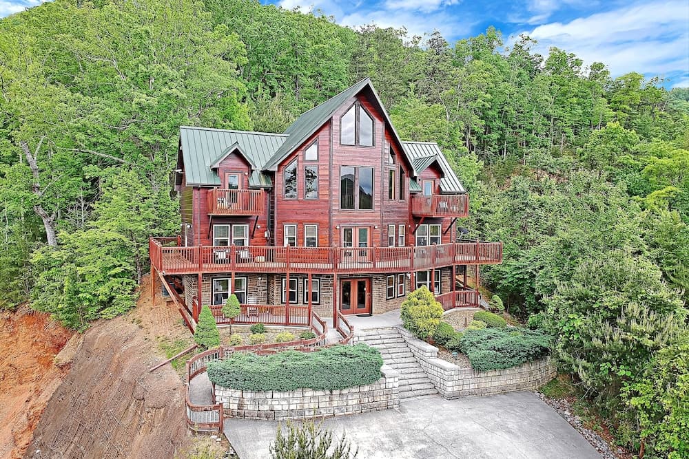 Scarlet Lodge by Avantstay Game Room + Views