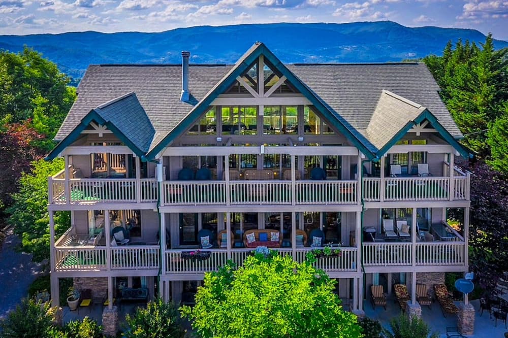 Tanasi Lodge - Weddings - Retreats - Gathering