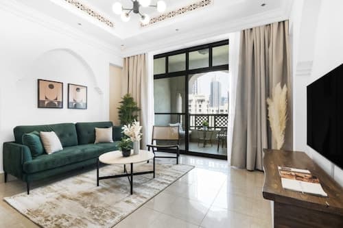 Silkhaus Arabian Vibes Souk al Bahar Access Pool