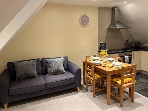 Central Location 2-bed Apartment in Maidstone