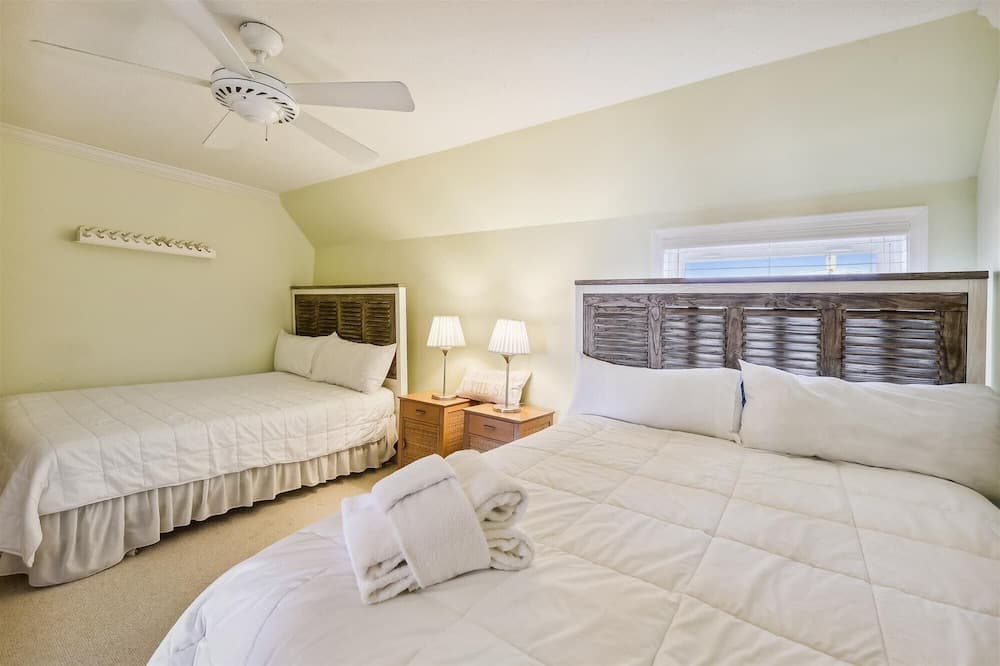 The Shores by Book That Condo