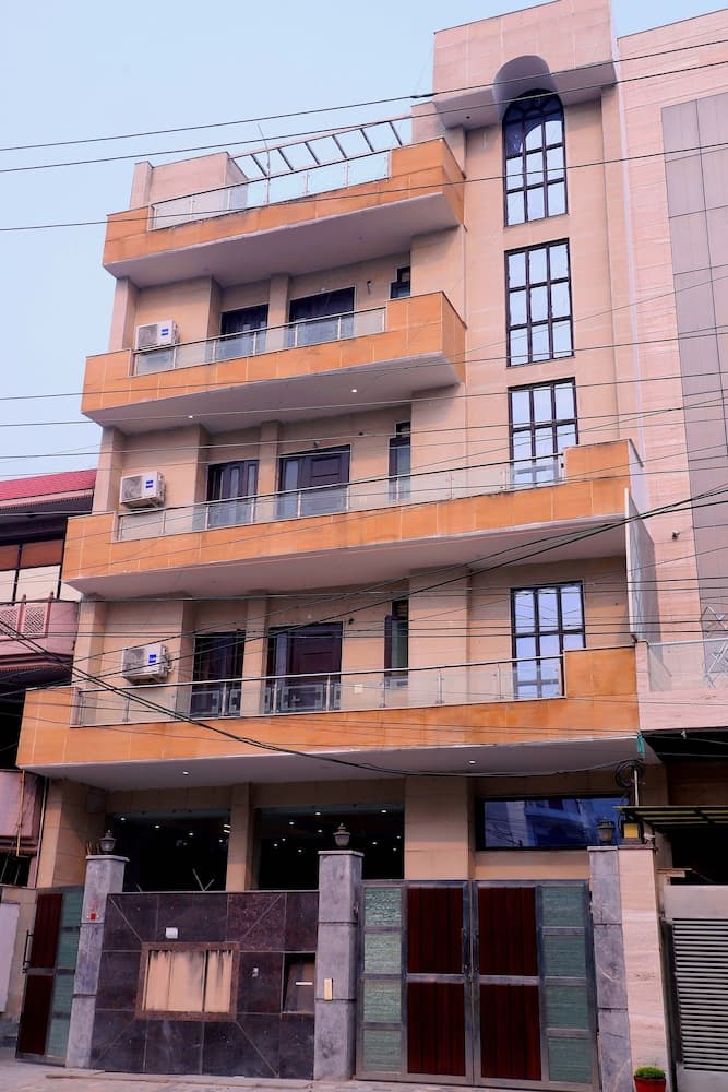 Lyf Corporate Suites - Noida Sector 19