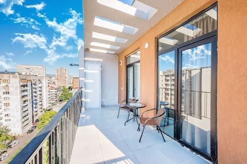 H&B apartments Chikovani