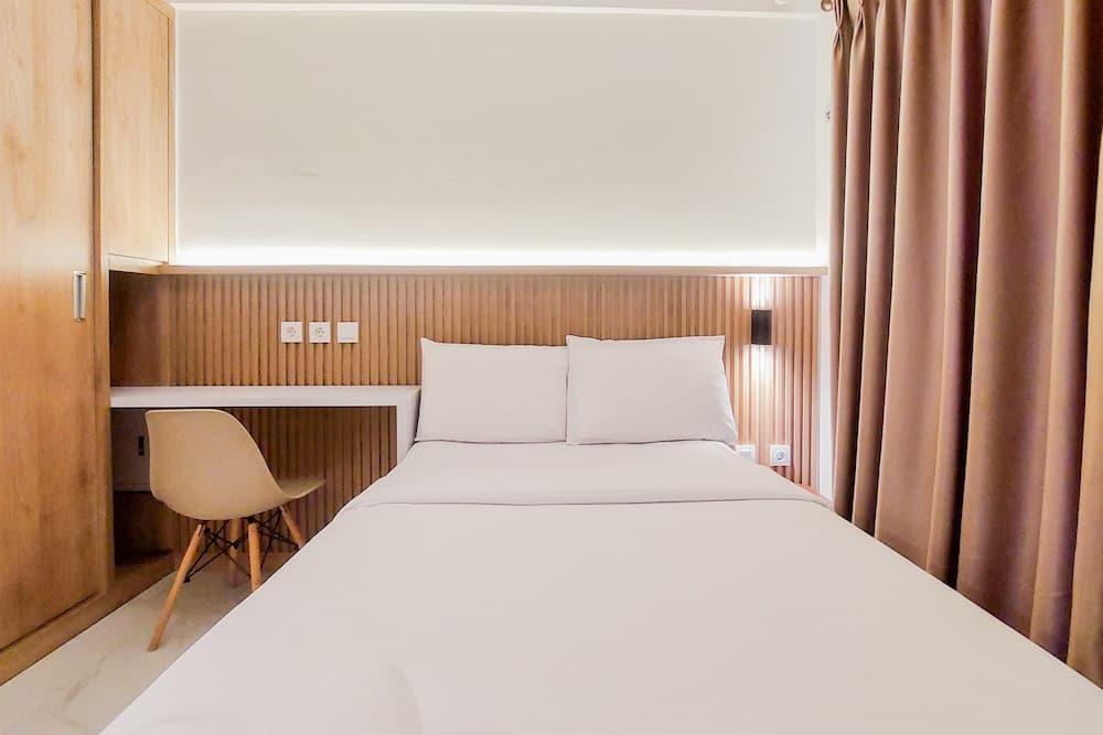 Comfy And Homey Studio At Sky House Bsd Apartment