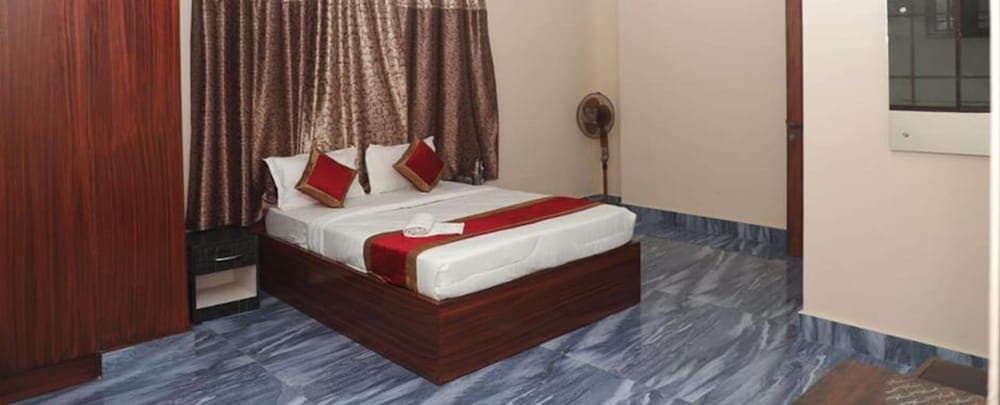 Fabhotel Flowery Pekoe Inn