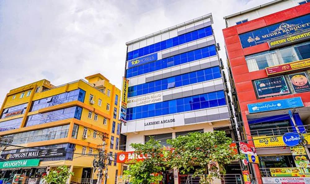 Fabhotel Sri Karthikeya Grand