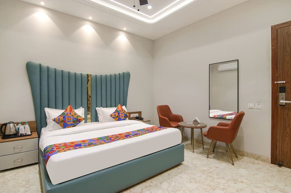 Fabhotel Prime Royal Court