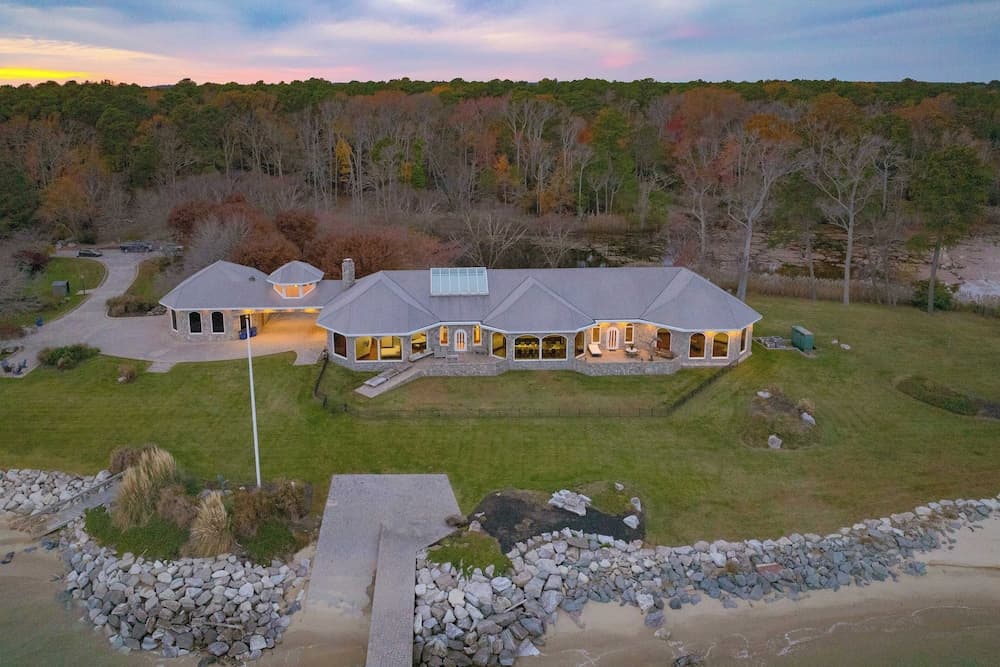 Bay House by Avantstay Waterfront, Pier, Pond