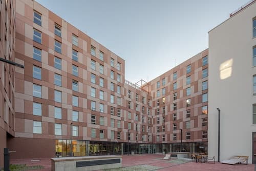 MILESTONE Wroclaw Fabryczna by Tribera