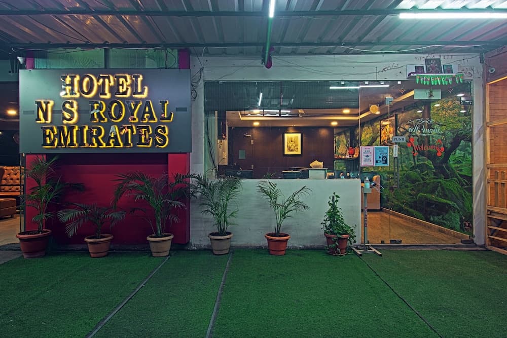 Hotel NS Royal Emirates