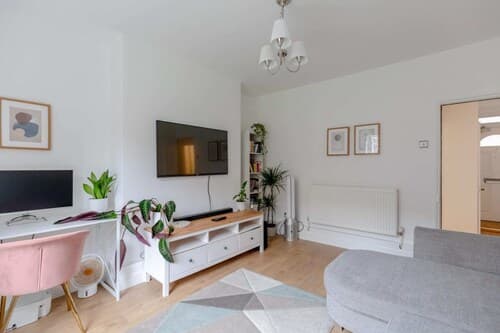 Central & Stylish 1BD Flat - 8mins to Greenwich!