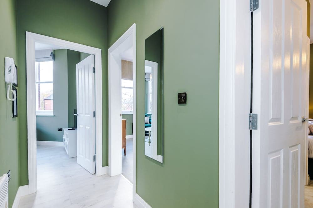 Hilltop Serviced Apartments - Stockport