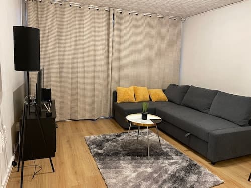Walk to Lcy Airport/ Excel /dlr 1Br Flat