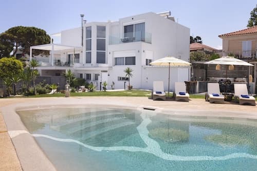 Niki's Villa - Luxury Seaview Villa!