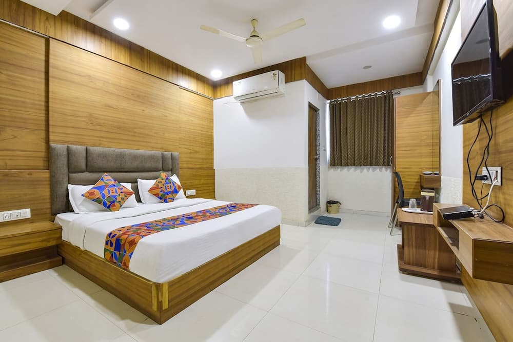 Fabhotel Maan Palace