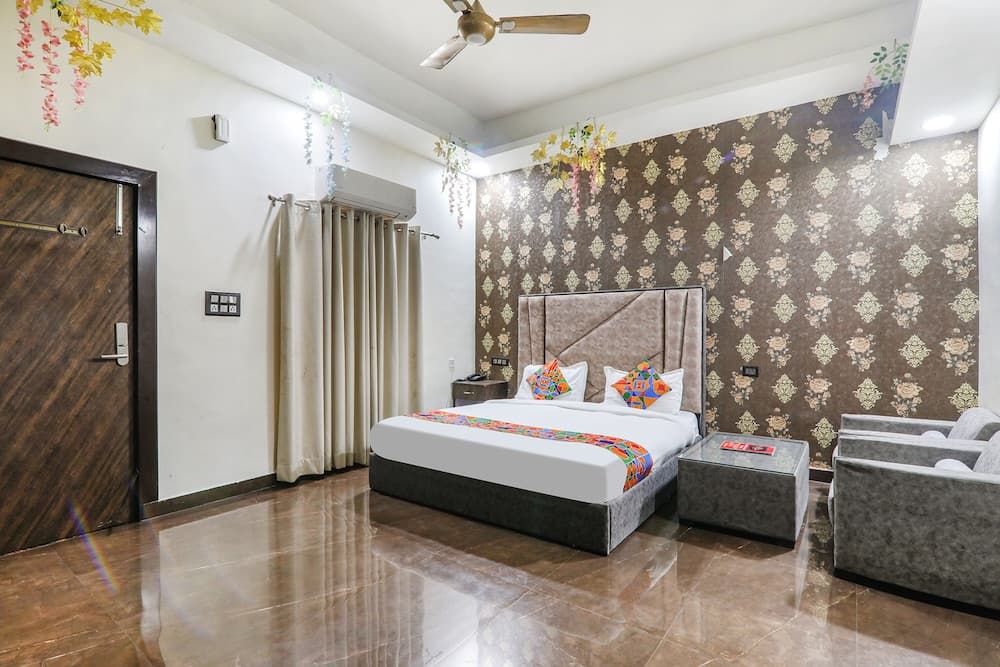 Fabhotel Sky Awadh
