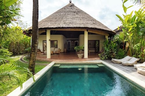 Flor Villa by Betterplace