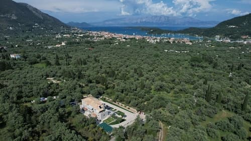 Elpida Luxury Apartments & Suites