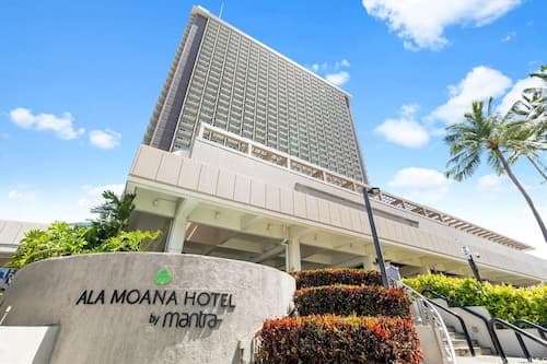 Ala Moana Condo by Zelloo