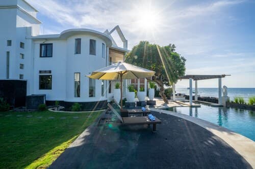 Lawira Beach Villa Lovina