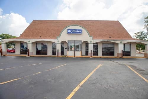 Hotel O Daylight Inn Elkhart I-90, In