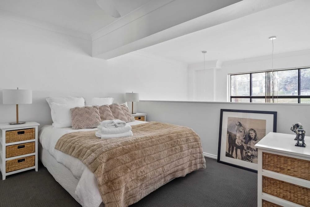 Loft Style Apartment in the Heart of Surry Hills