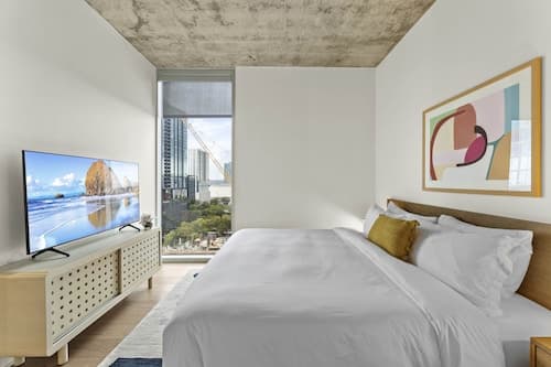 Luxe Rainey St High Rise | Heated Pool | Gym | ATX