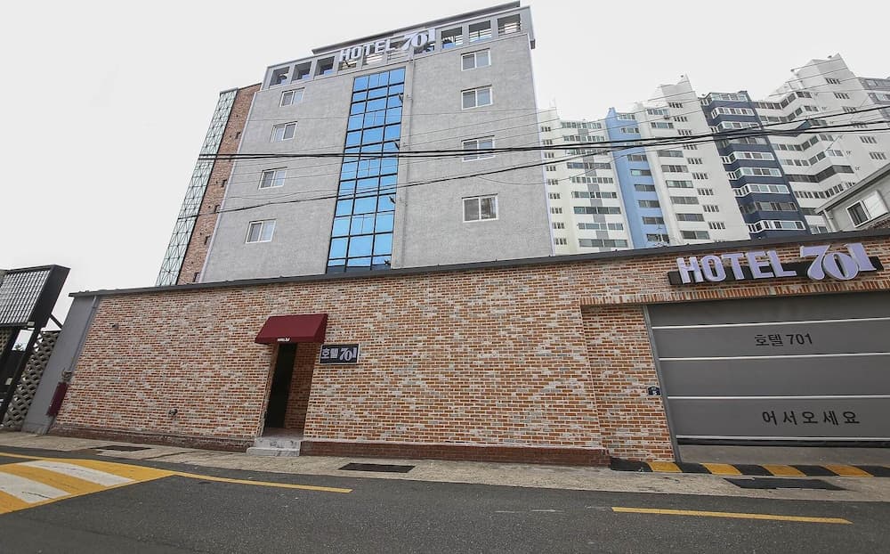 Hotel 701