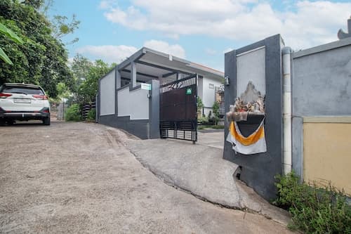 OYO 93482 Penginapan Tenang Lovina
