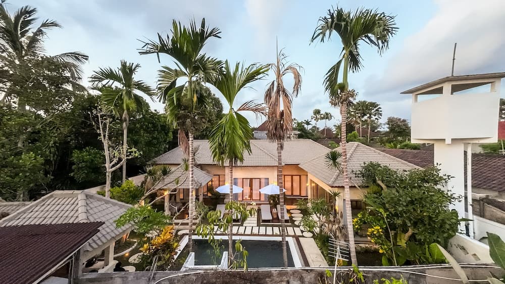 Brand New Capella Villa by DH