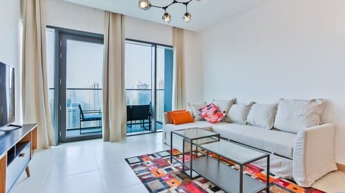 Luxury StayCation - Tranquil Waters: 2BR Luxury Apart. in Dubai Marina