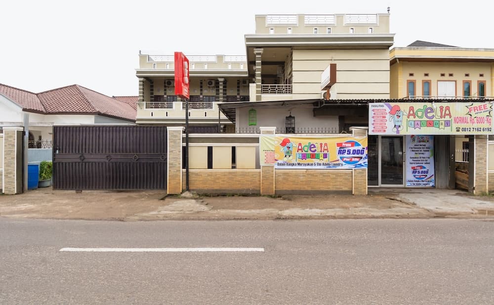 OYO 3044 Adelia Residence