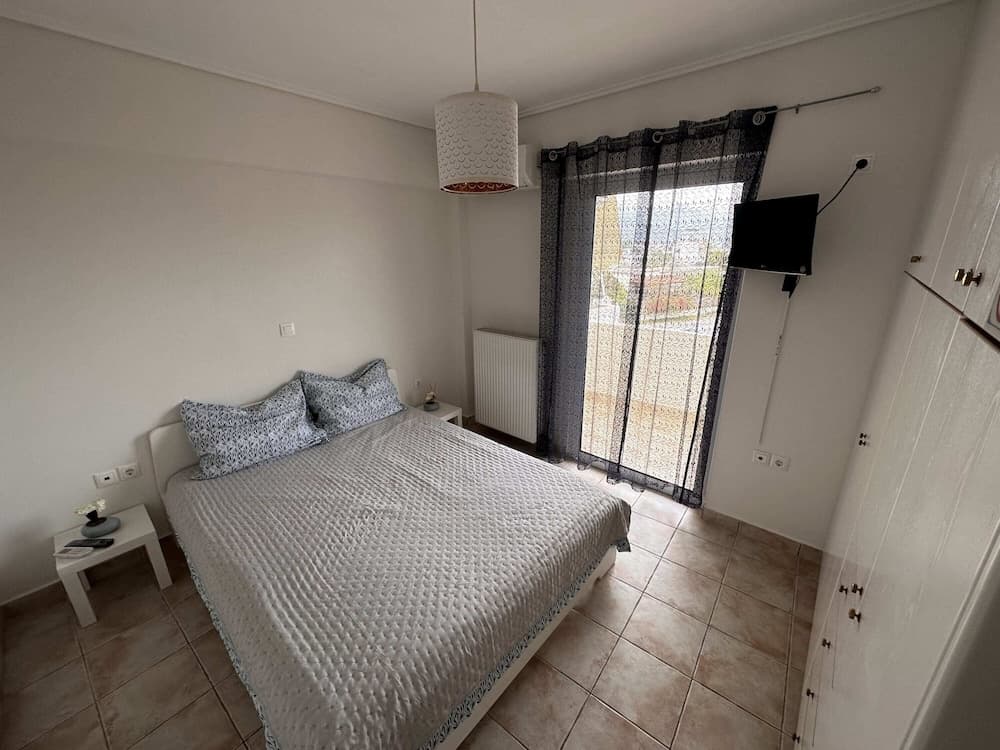 VerGian Brand New Apt at Agioi Theodoroi